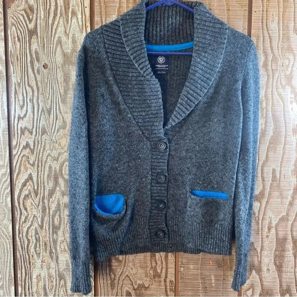 American Eagle Outfitters Button Cardigan 🦈 - Picture 2 of 4